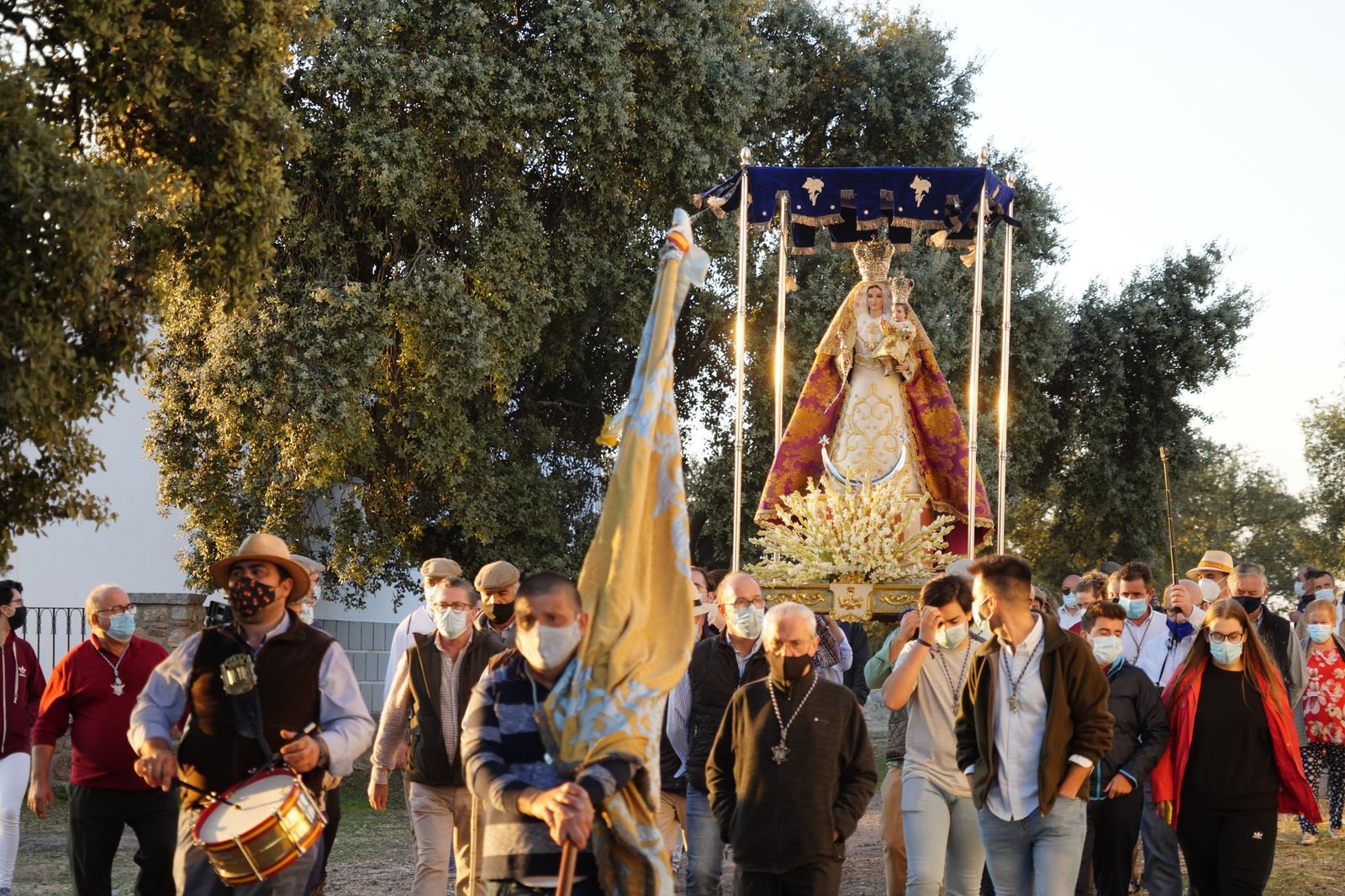 Las fotografías del traslado de la Virgen de Luna al santuario de La Jara