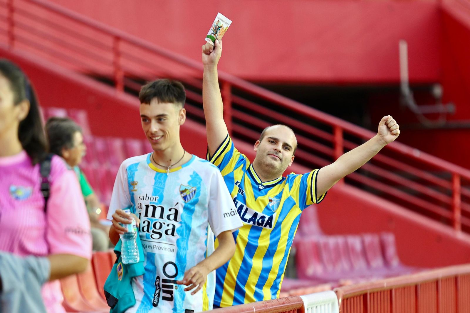 Búscate en la grada de Los Cármenes durante el Granada CF-Málaga CF