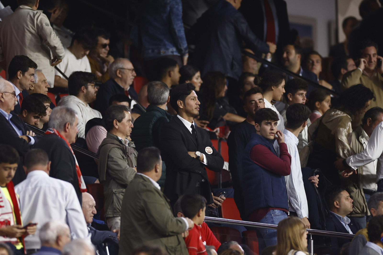 Búscate en las fotos del Sevilla FC-Real Sociedad