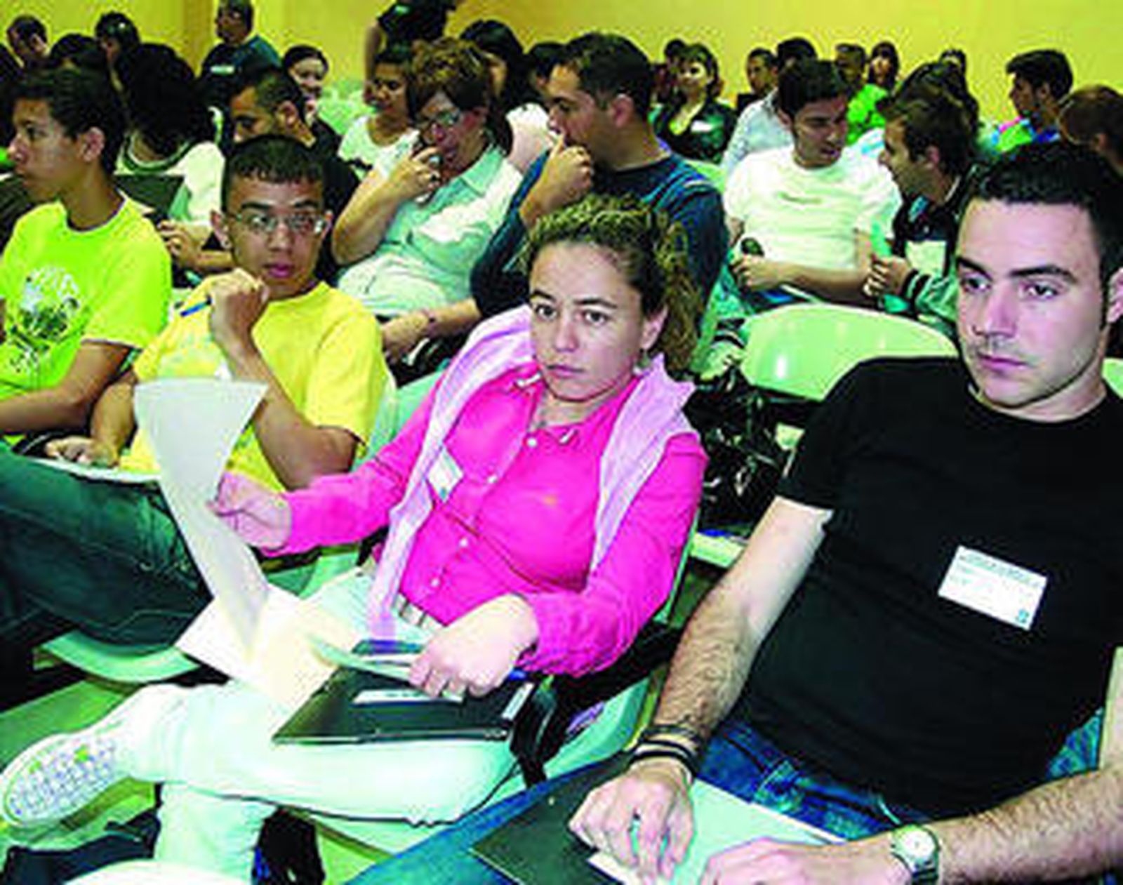 La ex presidenta del consejo de la Juventud acudió en representación de una asociación juvenil.