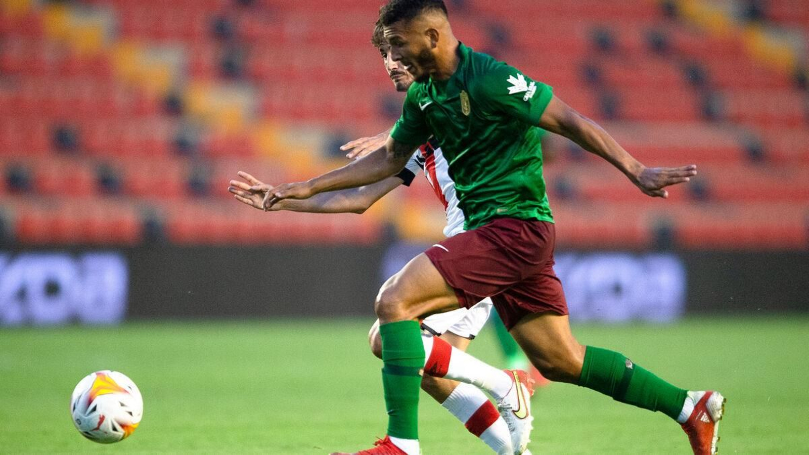 Luis Suárez, en un partido con el Granada CF