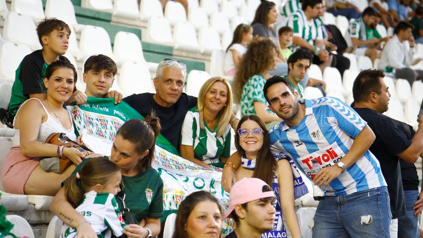 Búscate en las gradas del Arcángel en el Córdoba - Málaga CF