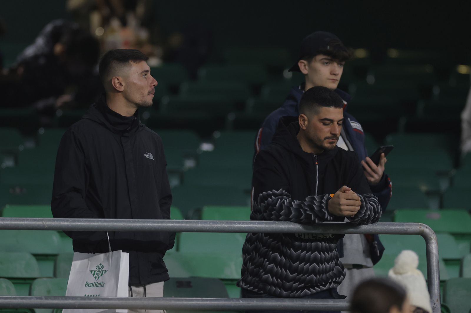 Búscate en las fotos del Betis-Barcelona