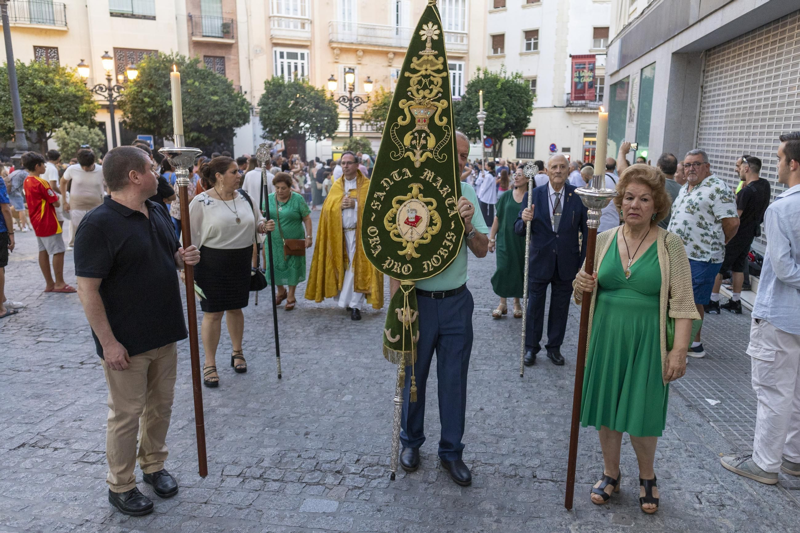 Las imágenes de la procesión de Santa Marta en Cádiz
