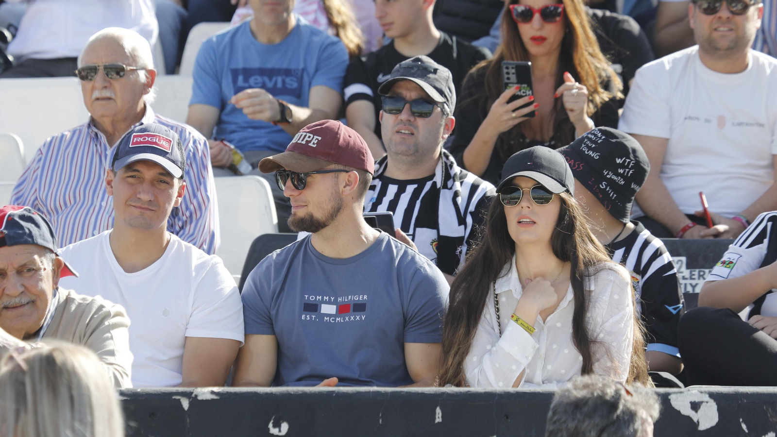 Fotos de la afición durante el encuentro de la Balona - Real Madrid Castilla