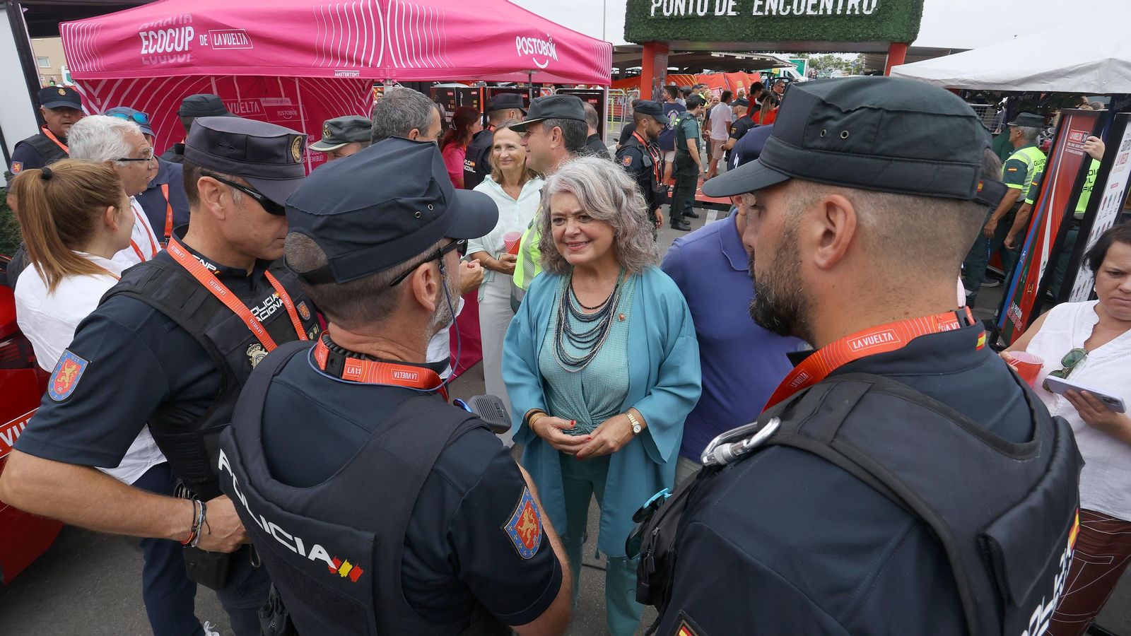Así fue la salida de la Vuelta España desde Carrefour Sur en Jerez