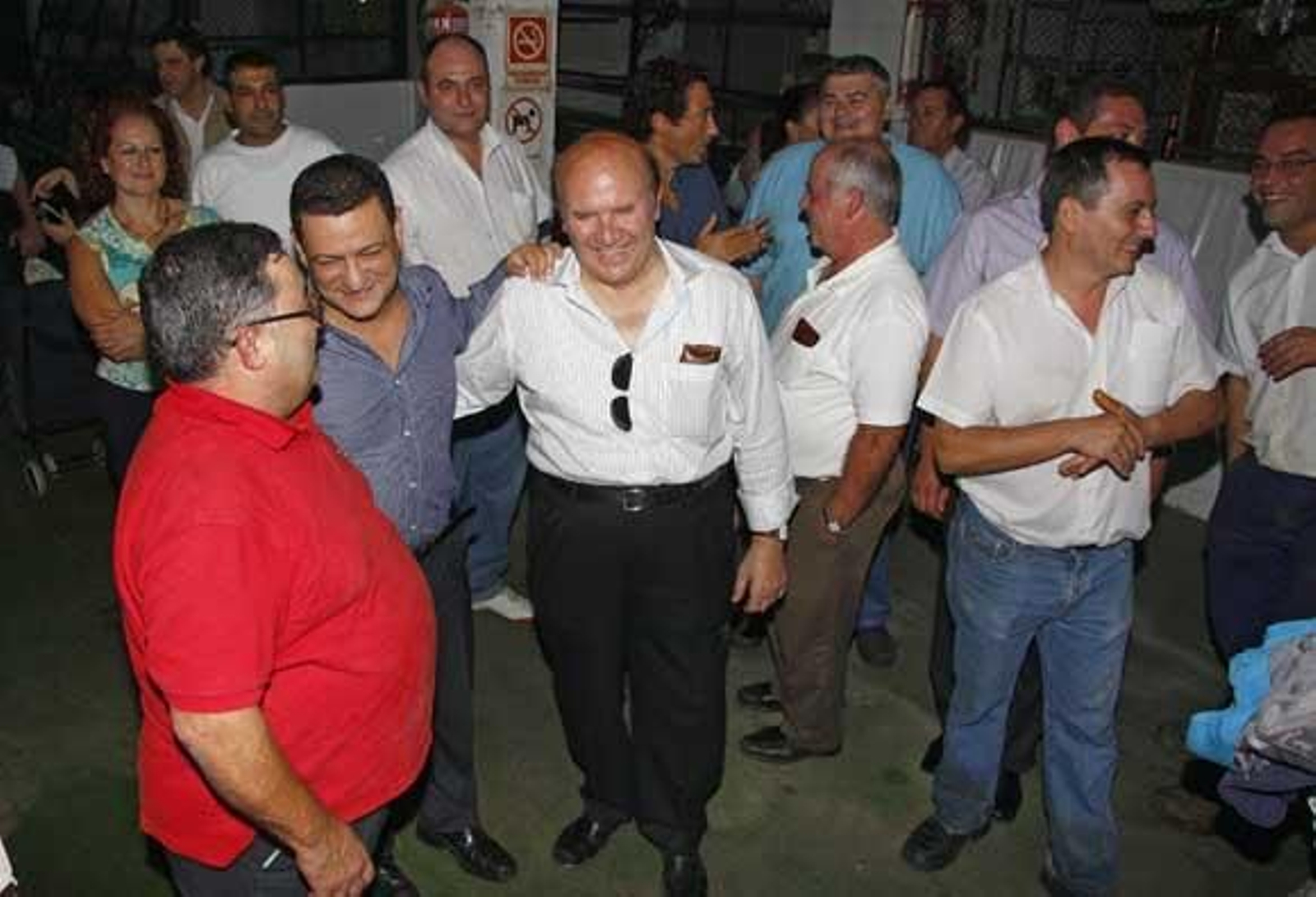 Los placeros de la Encarnación consiguen que Sacyr reduzca las cuotas de los puestos "a la mitad"