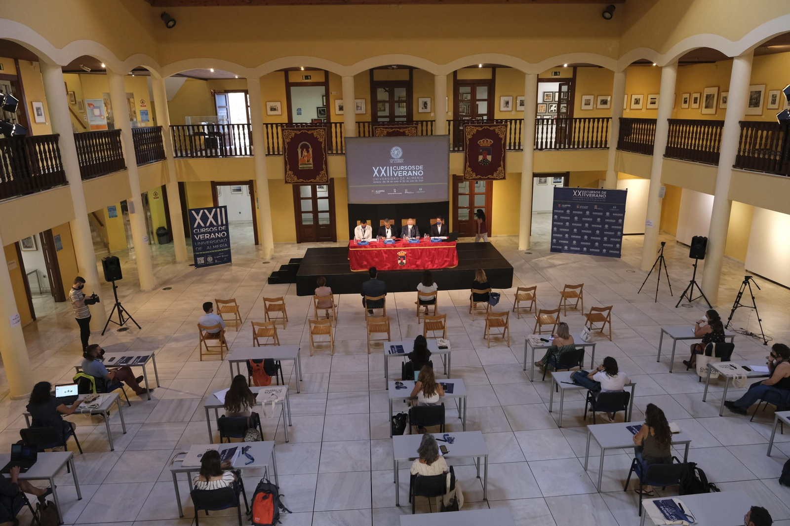 Fotogalería inicio XXII Cursos de Verano de la Universidad de Almería. Roquetas de Mar.
