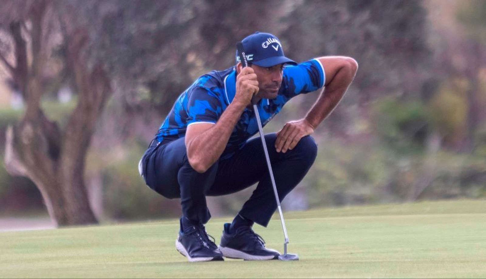 Álvaro Quirós observa la caída de un green, este sábado en Palma
