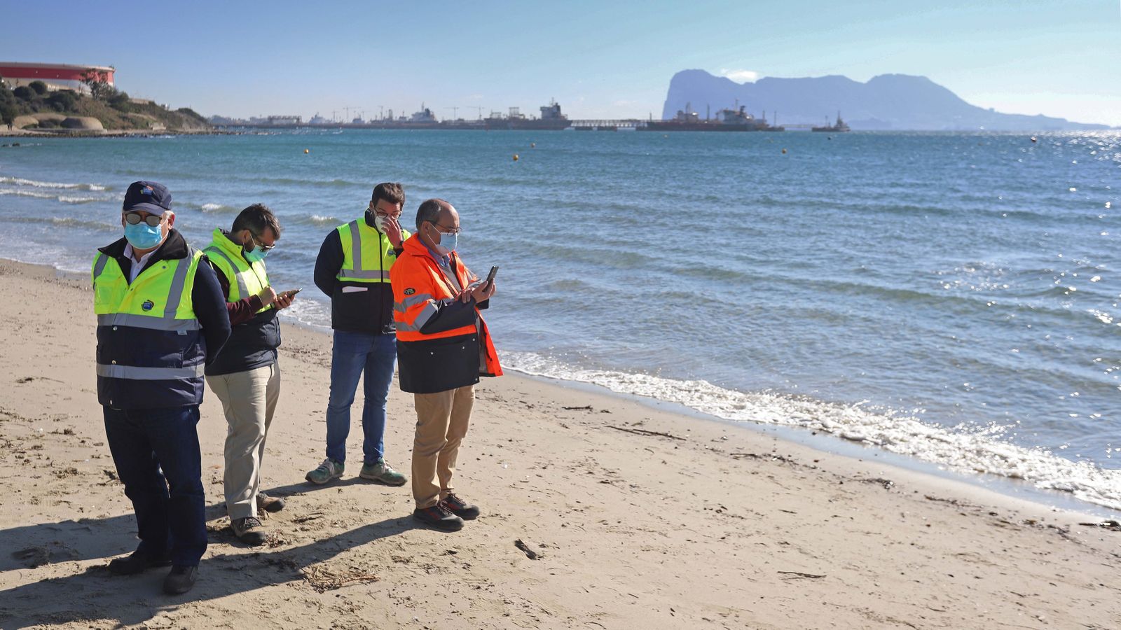 Demolición del silo de  Holcim en Palmones