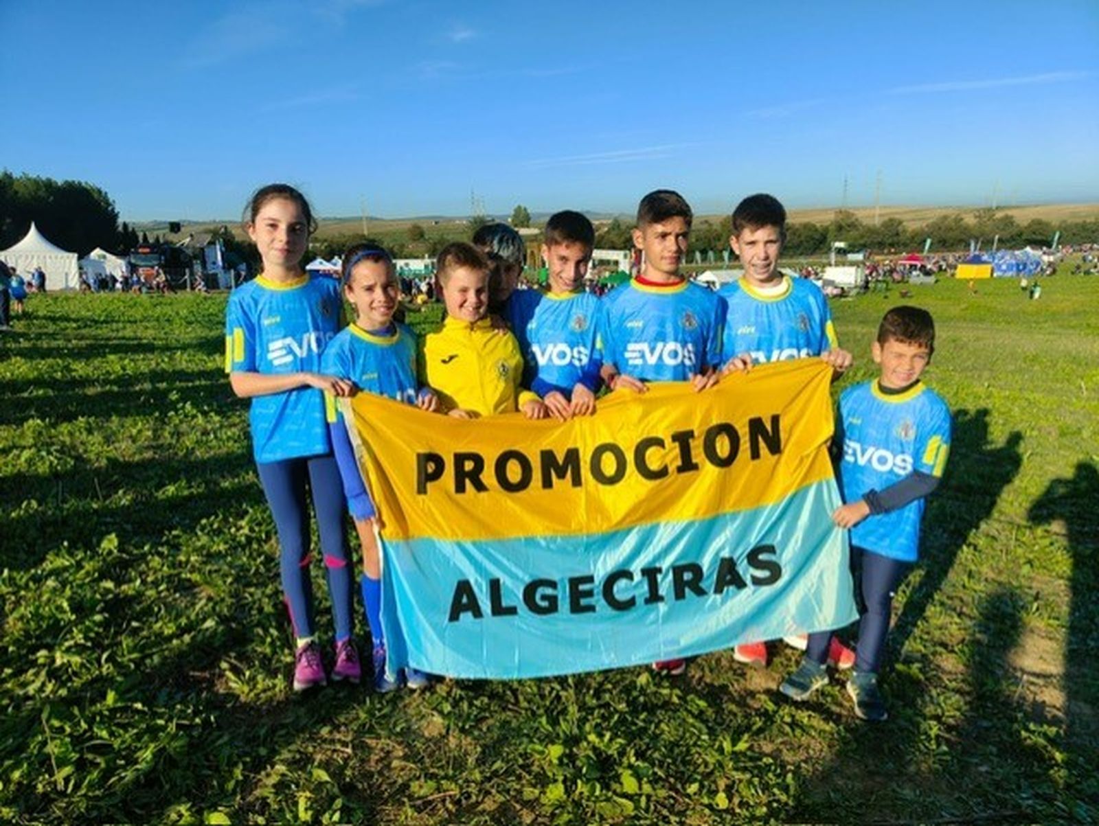 Un grupo del Promoción Algeciras en Itálica.