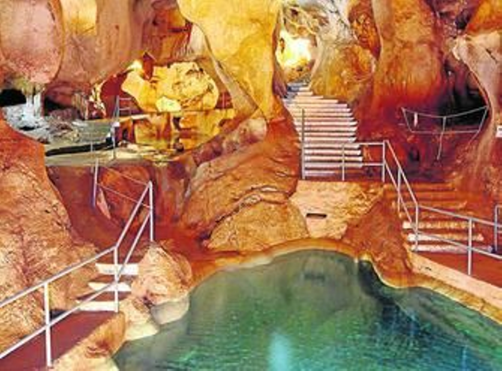 El interior de la Cueva del Tesoro.