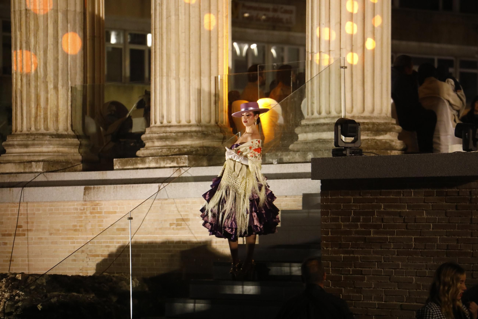 Las mejores imágenes del desfile de Mancini en el Templo Romano de Córdoba