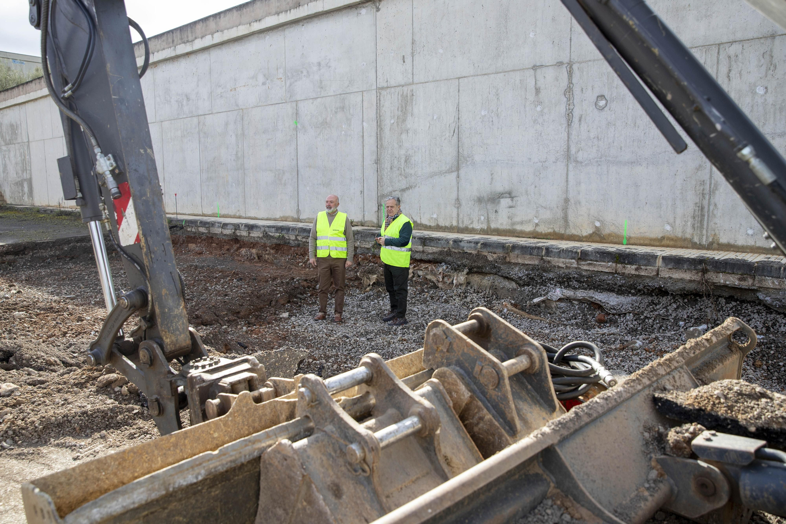 Visita del presidente de la Diputación al depósito de Cuartanero.