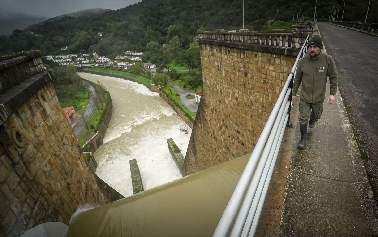 Imágenes del estado actual de los embalses de los Hurones, Guadalcacín y Bornos