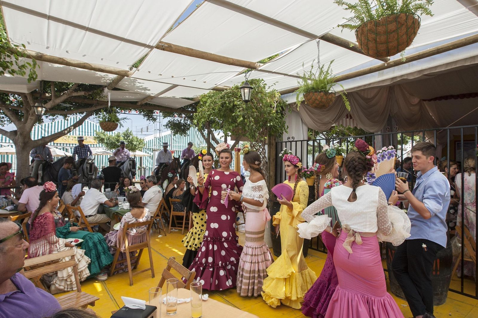 Interior de una caseta, durante la Feria del Carmen y de la Sal del año pasado.