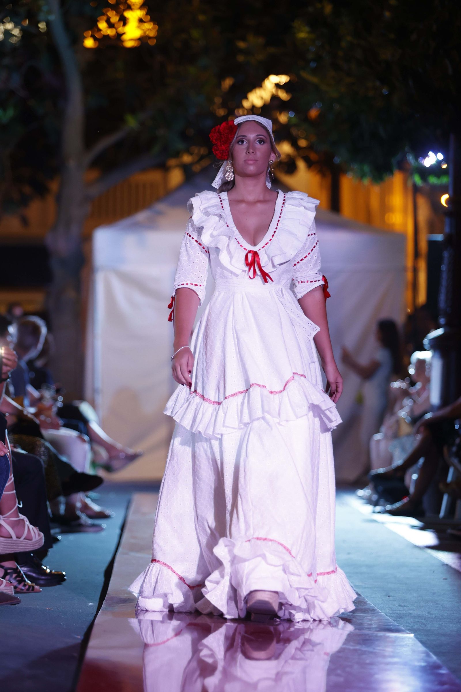 Las imágenes del Desfile de Jóvenes Diseñadores en la Plaza de la Magdalena