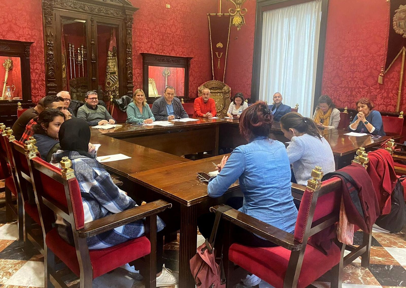 Imagen de la primera reunión de la Mesa Intercultural de Granada