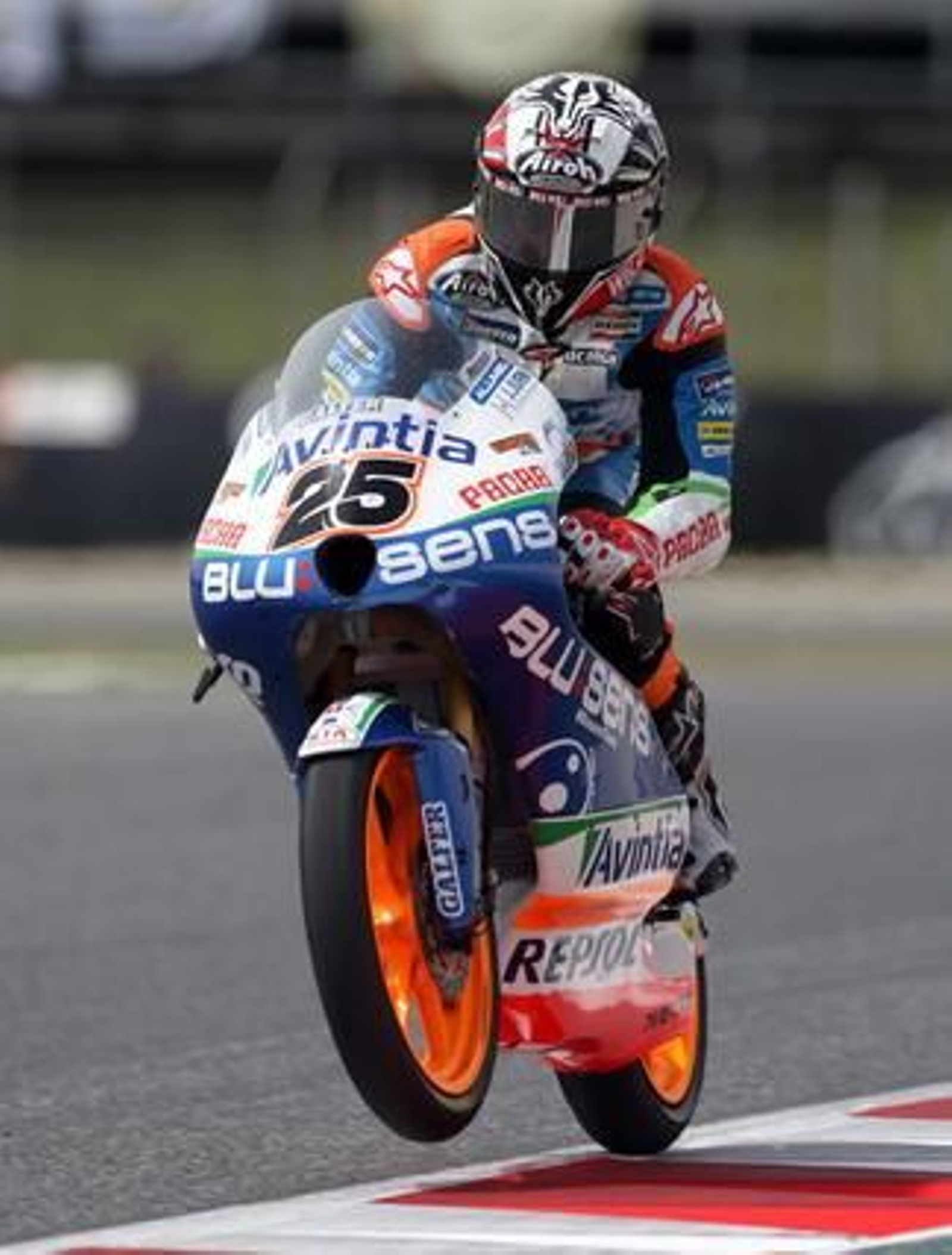 Las imágenes de la carrera de Moto3 del Gp de Cataluña.

Foto: Reuters