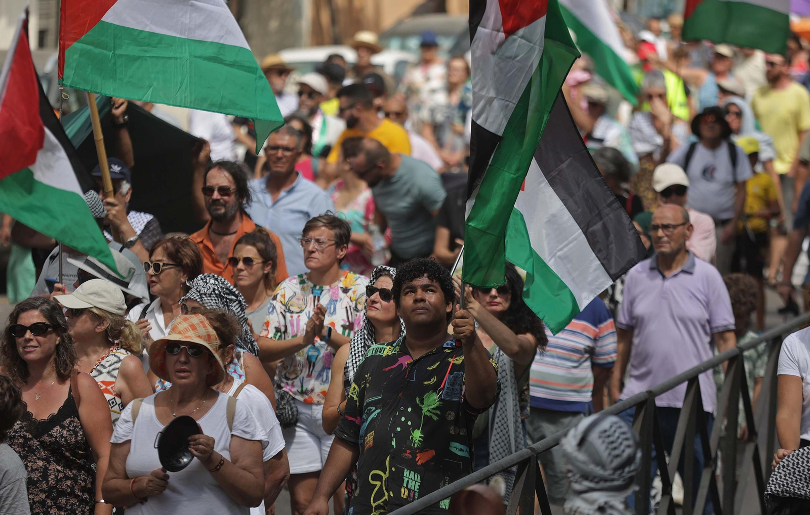 Fotos de la manifestación contra el uso del Puerto de Algeciras, para las operaciones de abastecimiento de Israel en la guerra con Gaza