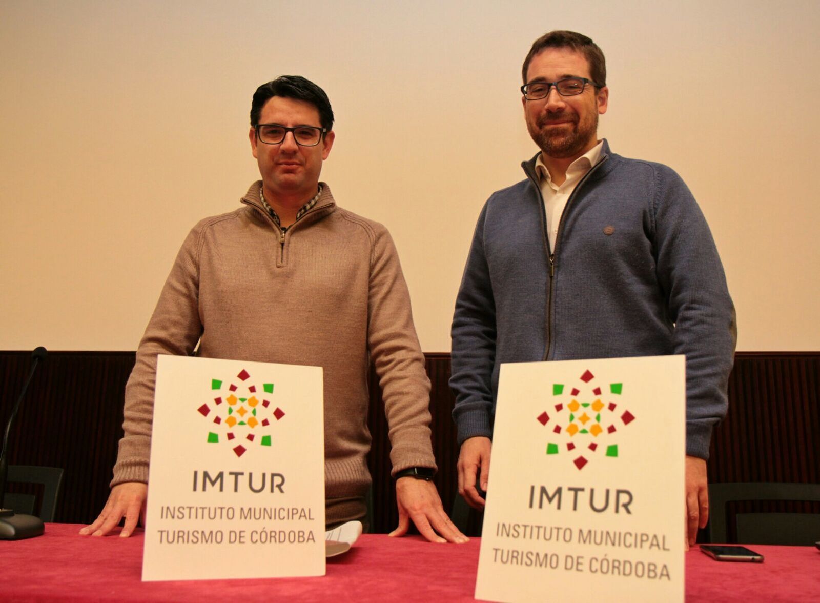 Pedro García y Jesús Ligero presentan el logo del Imtur