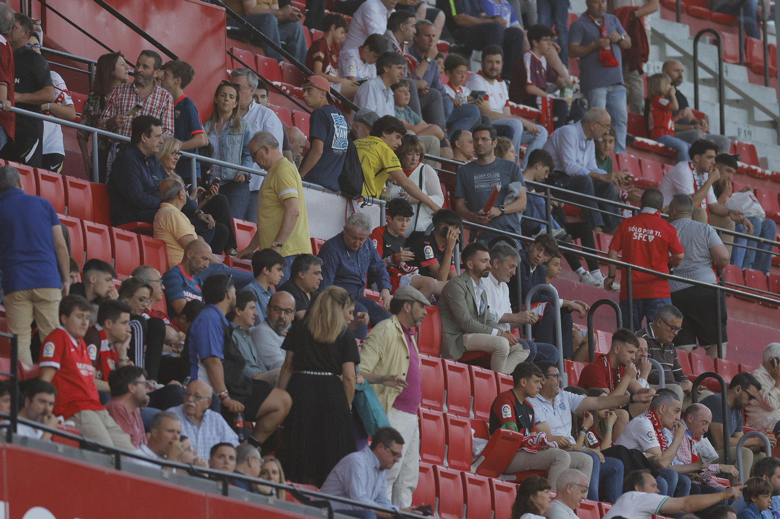 Búscate en las fotos del Sevilla -Villarreal