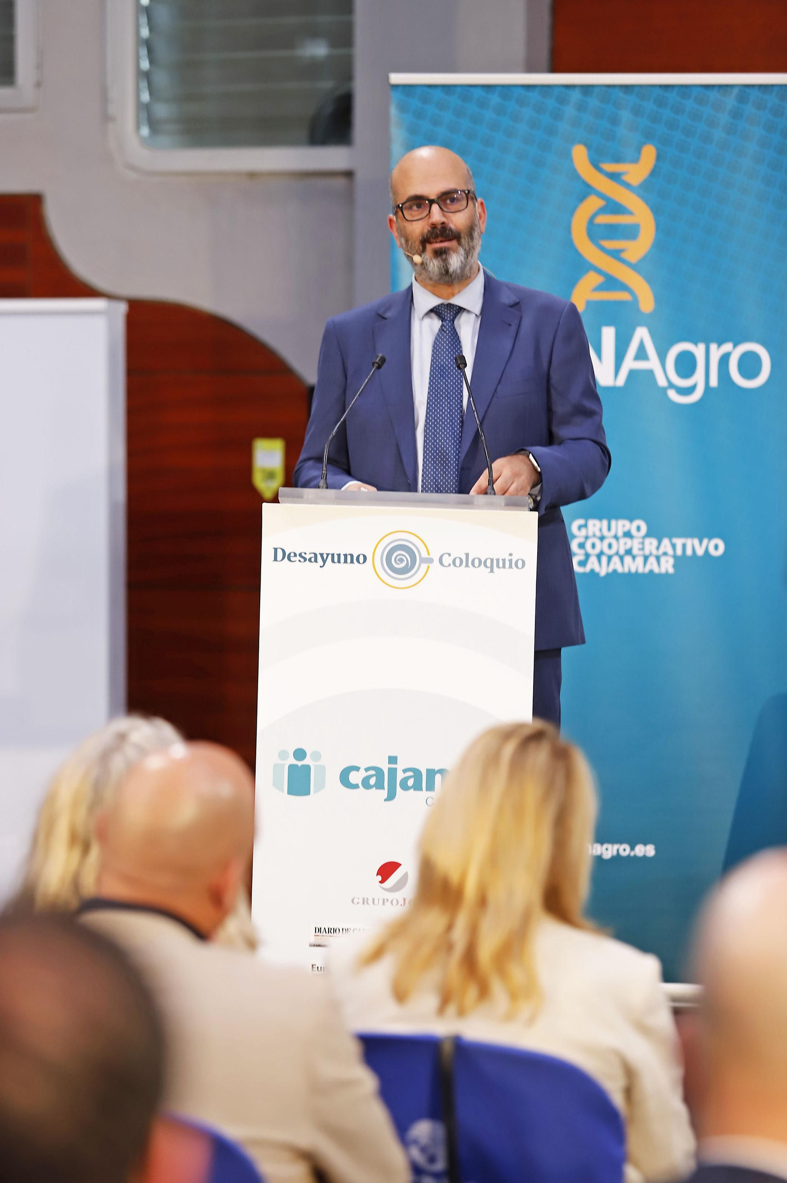 Las imágenes en el Desayuno-Coloquio del Grupo Joly "Competitividad innovación y eficiencia el sector de los frutos rojos ante el reto de la sostenibilidad"