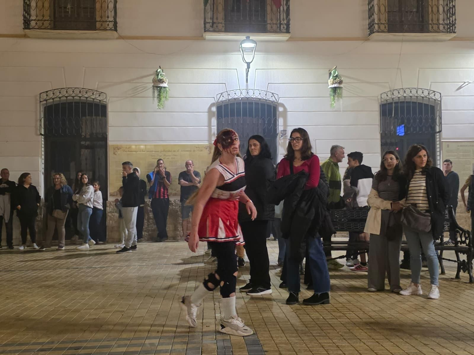 Una de las zombies caracterizadas en Vera.