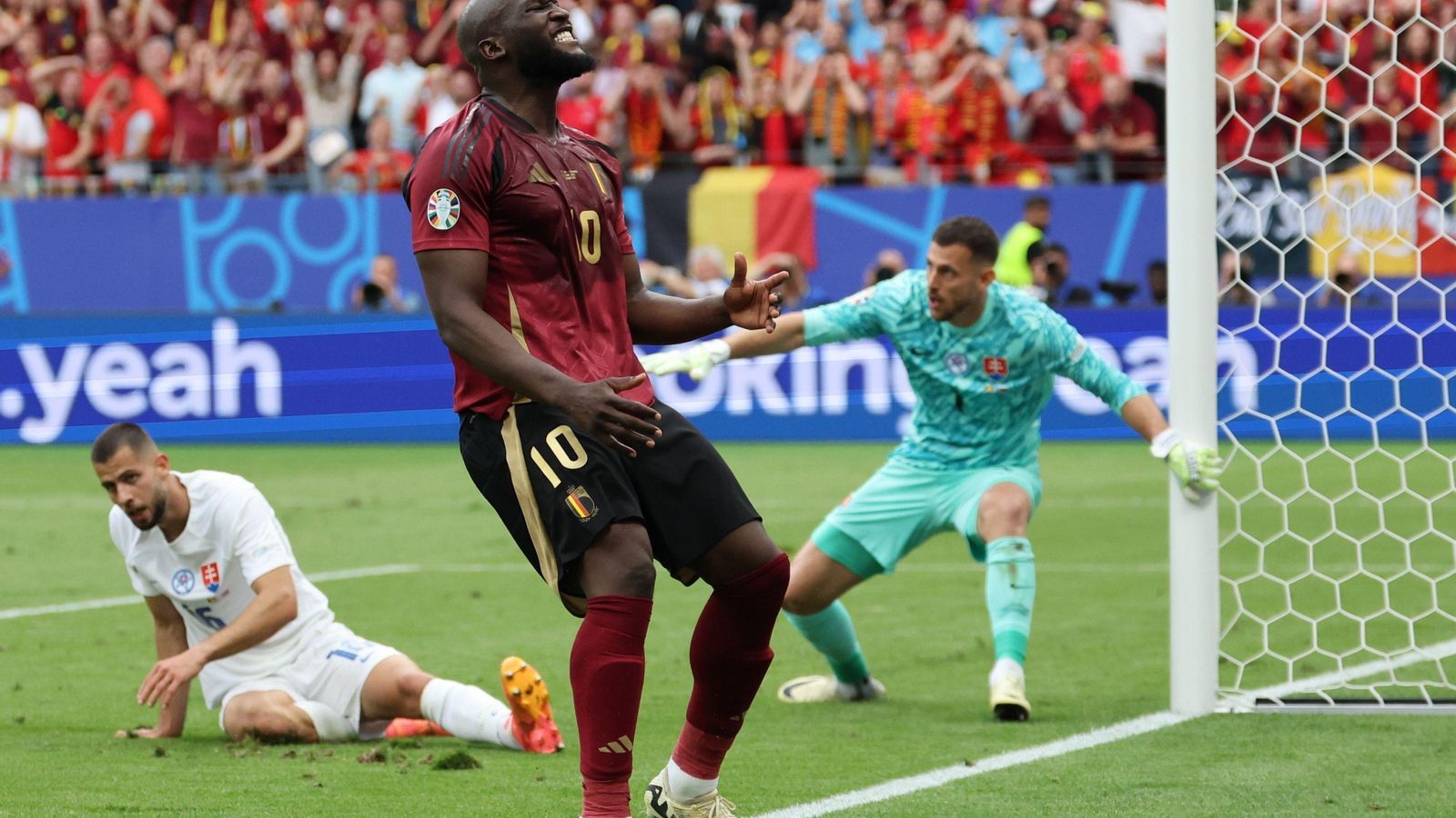 Lukaku reaciona tras una oportunidad perdida en el duelo ante Eslovaquia.