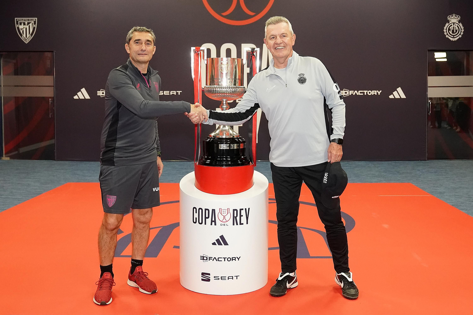 Imágenes del buen ambiente entre el Athletic y el Mallorca