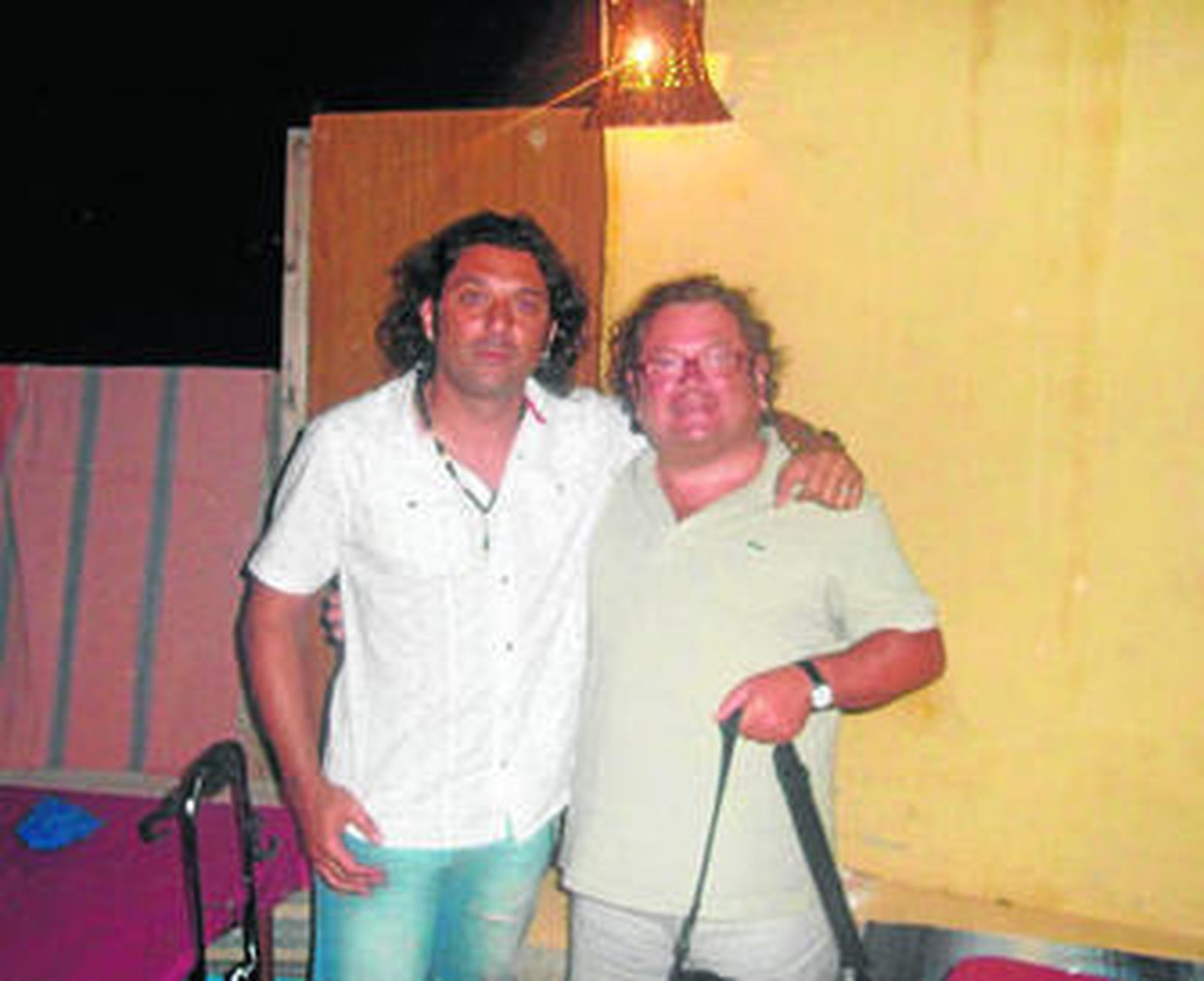 Josemi Carmona en la Isleta del Moro acompañado de Norberto Torres.