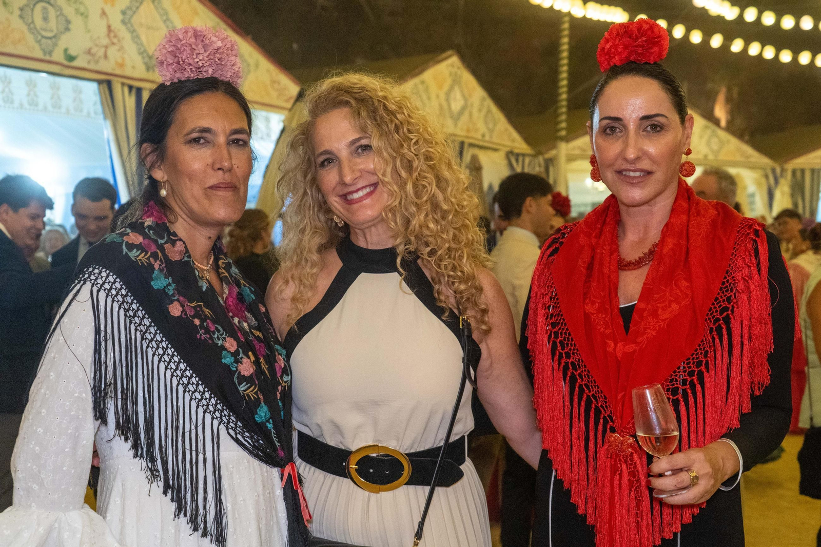 Imágenes del ambiente del ambiente de la noche del sábado en la Feria de Otoño y del Caballo 2025 de Huelva