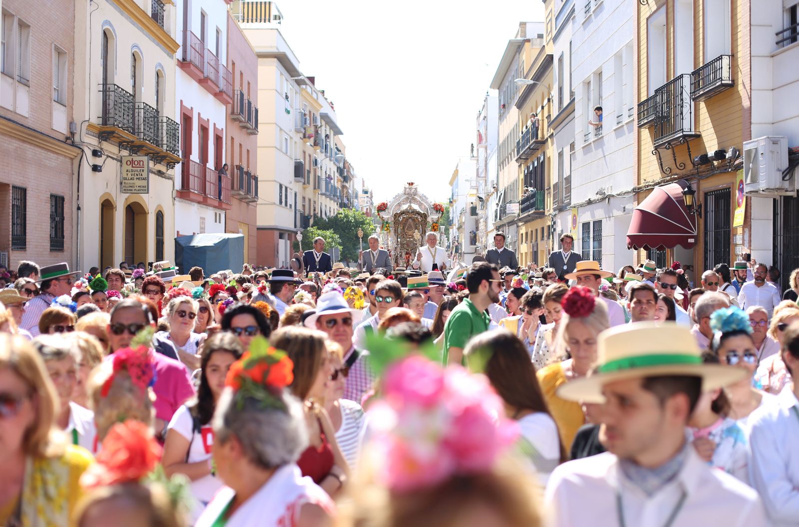 Salida de la Hermandad del Rocío de Triana