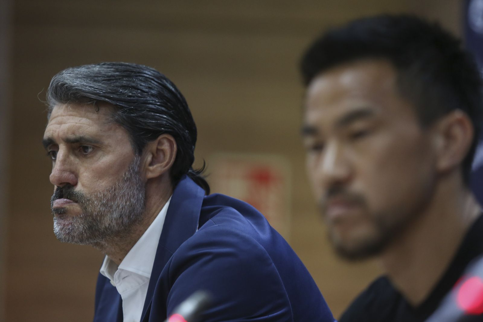 Las fotos de la presentación de Okazaki con el Málaga CF