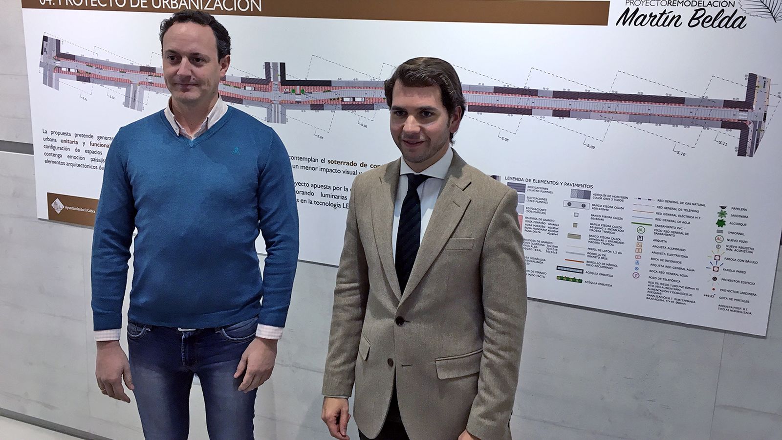 Juan Ramón Pérez junto a alcalde de Cabra, Fernando Priego.