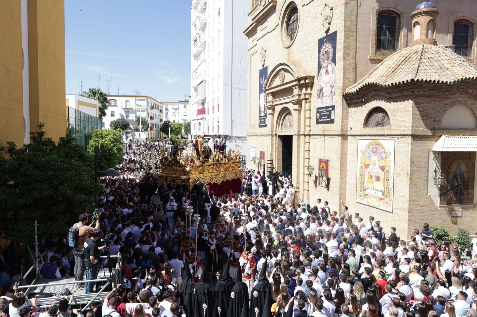 Domingo de Ramos: La Sagrada Cena en Huelva, en imágenes