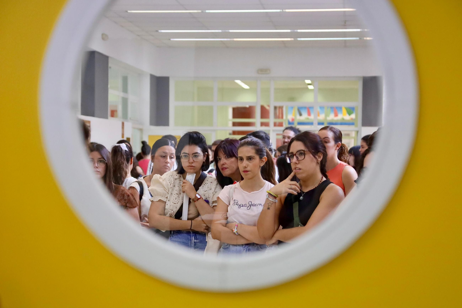 Las oposiciones docentes en Málaga, en fotos