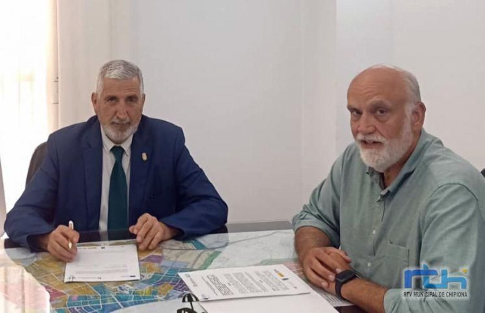 Luis Mario Aparcero junto a Francisco Javier Vidal. Luis Mario Aparcero junto a Francisco Javier Vidal.