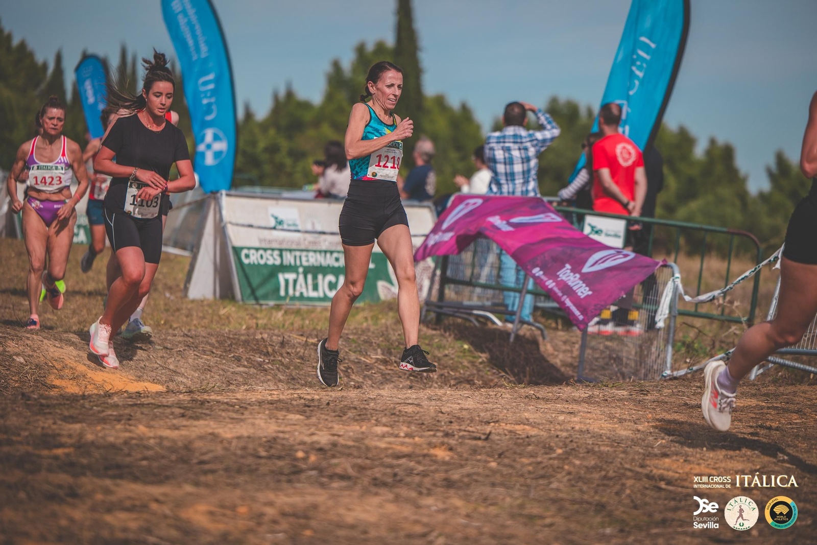 Búscate en las fotos del Cross de Itálica 2025 | 1