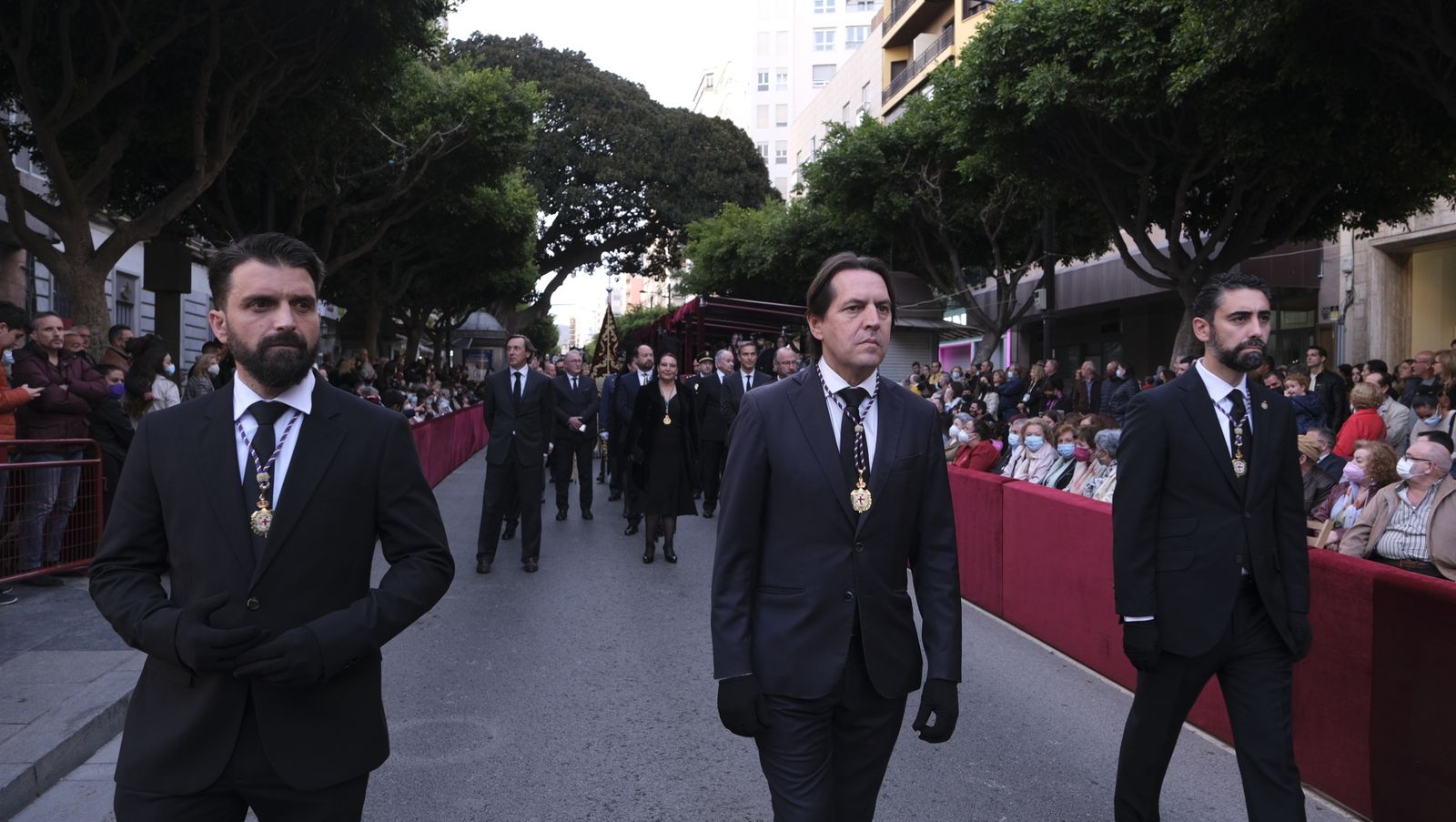 Procesión del Santo Entierro en Almería, en imágenes.