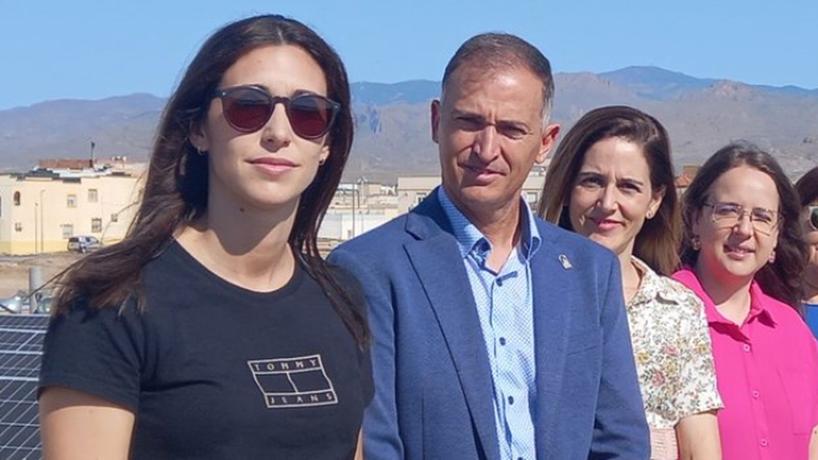 María Nieves Valenzuela, segunda por la derecha.