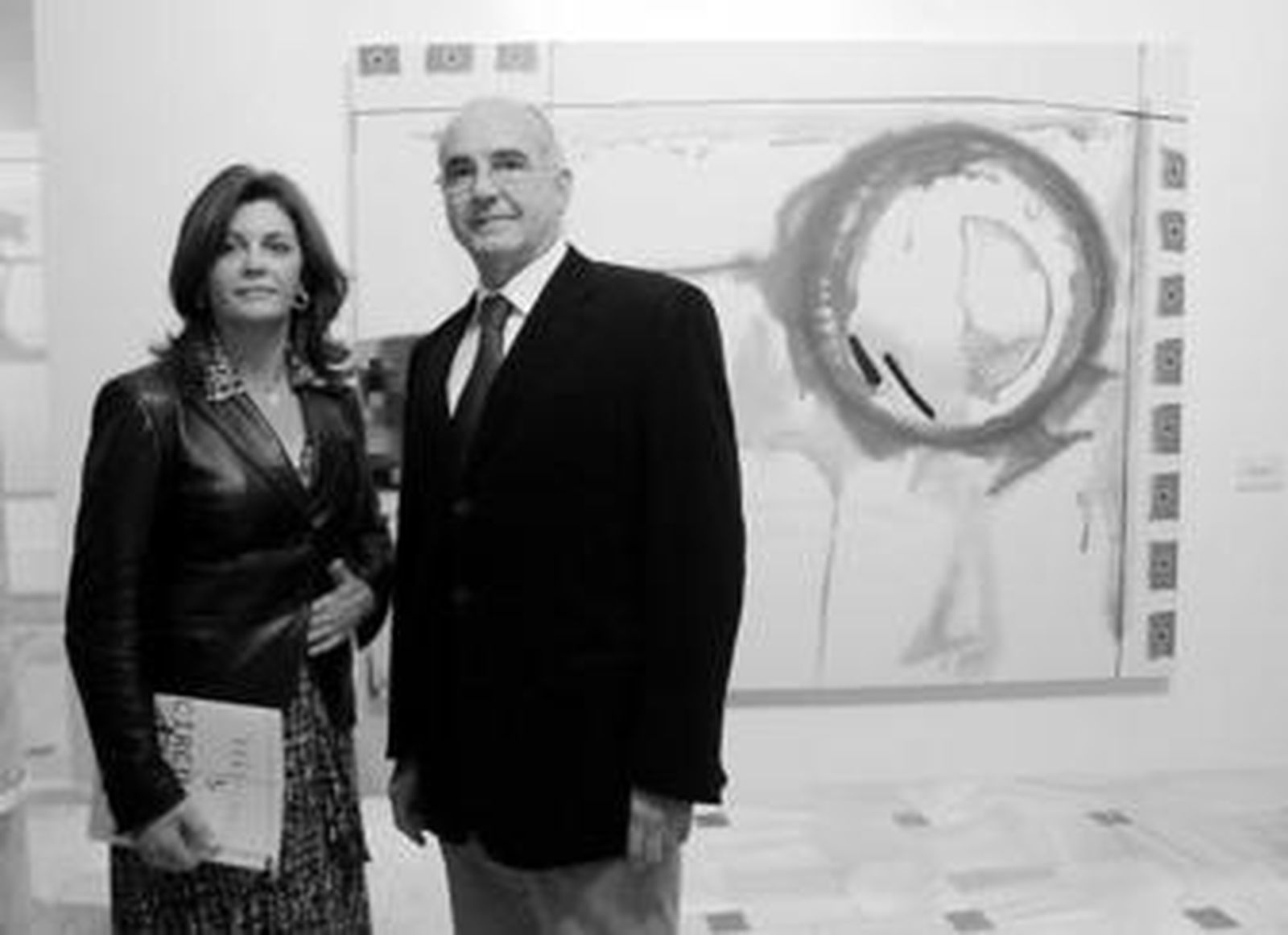María Dolores Barroso y Luis Grajales ayer durante la inauguración de la muestra