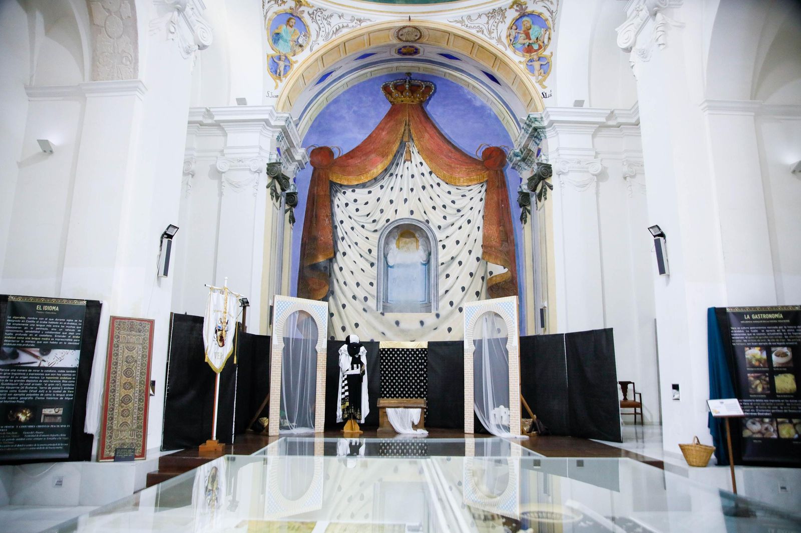Desfile de Gigantes y Cabezudos de Vera, en imágenes