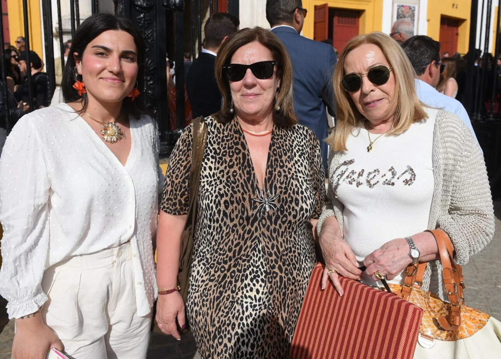 Gloria Fernández,  Francisca Fuentes y Concha Julián