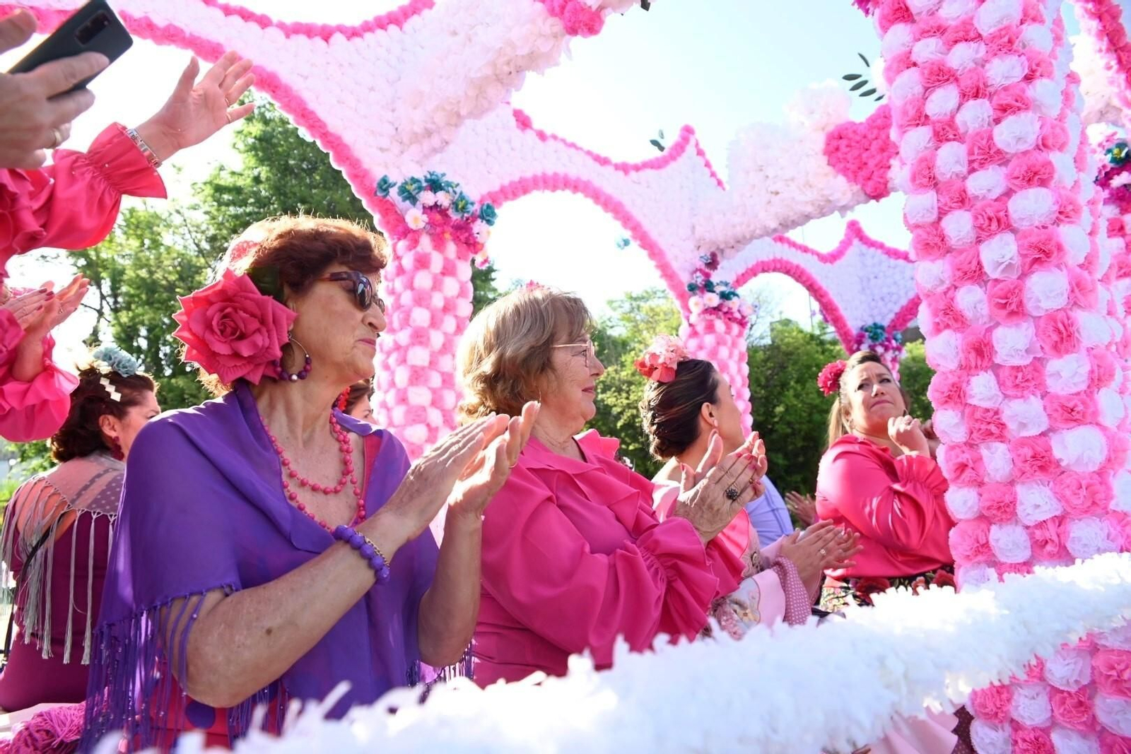 Las mejores imágenes de la salida de la Romería de Santo Domingo en Córdoba Las mejores imágenes de la salida de la Romería de Santo Domingo en Córdoba