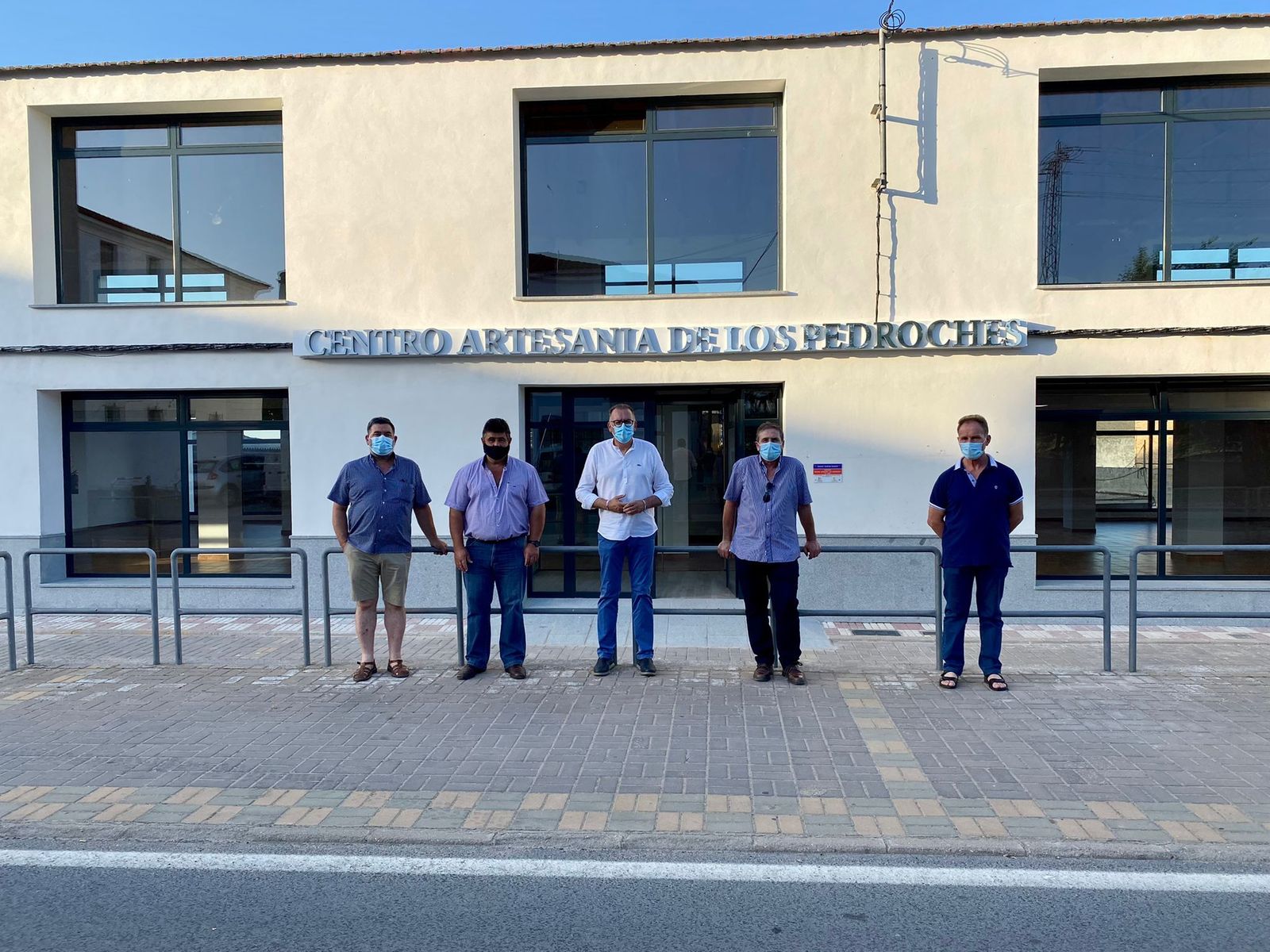 Visita de los miembros de Ofiarpe al Centro de Artesanía de Los Pedroches.