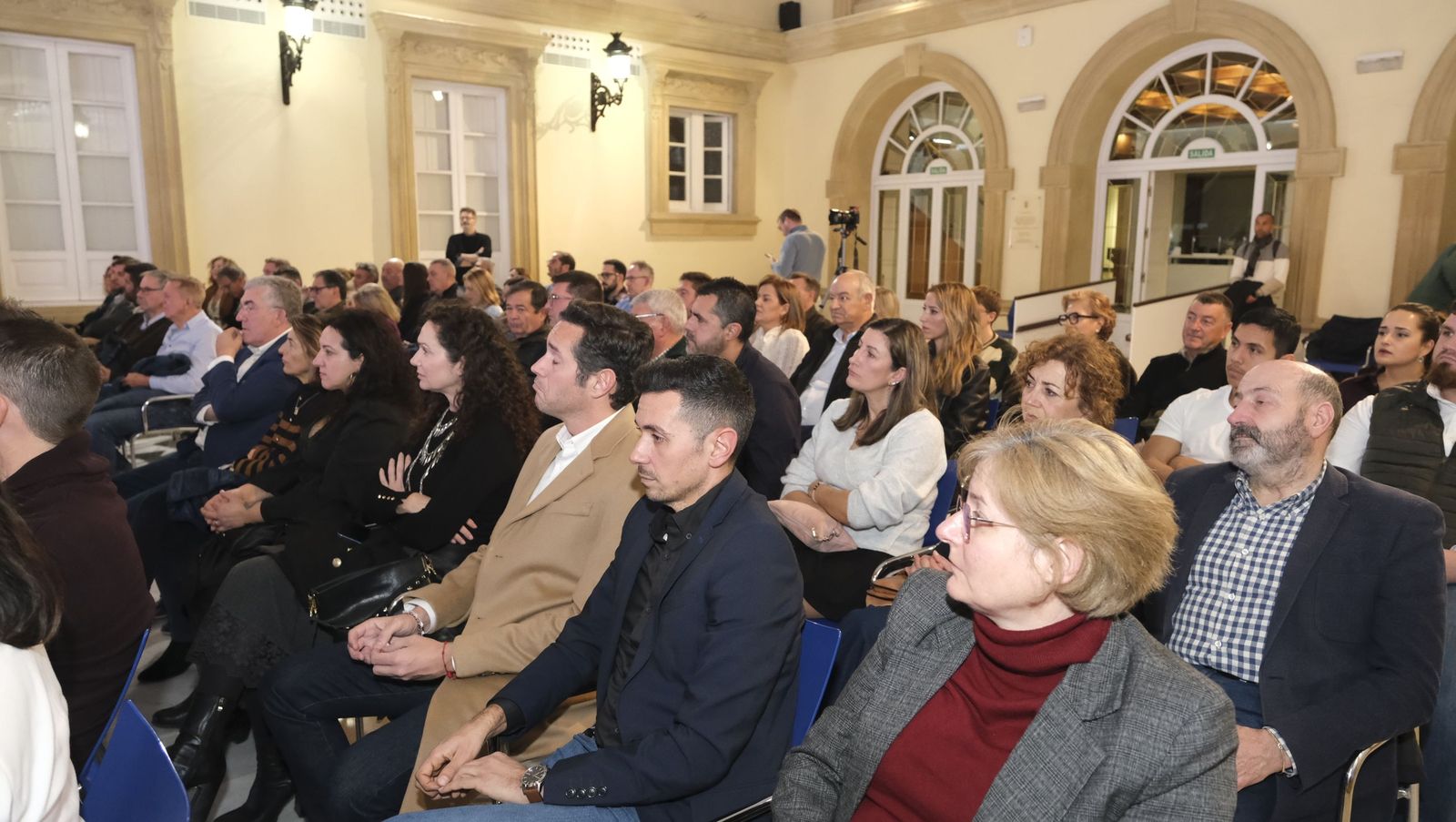 La marca gourmet 'Sabores Almería' presenta su calendario 2026 a los empresarios de Almería