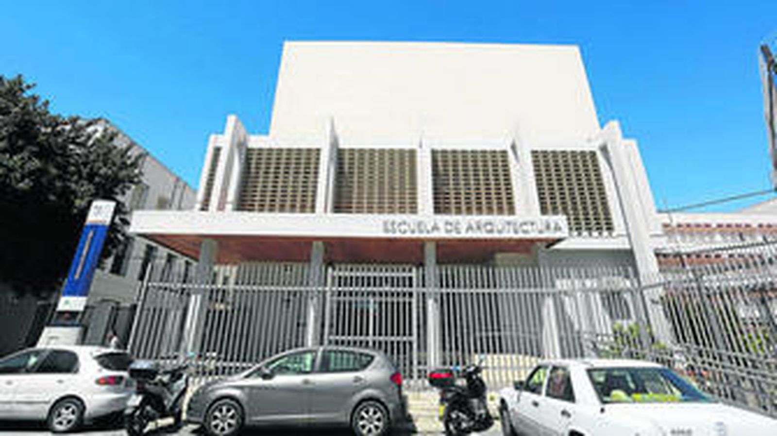 Escuela de Arquitectura. Ocupa la antigua sede de la Politécnica.