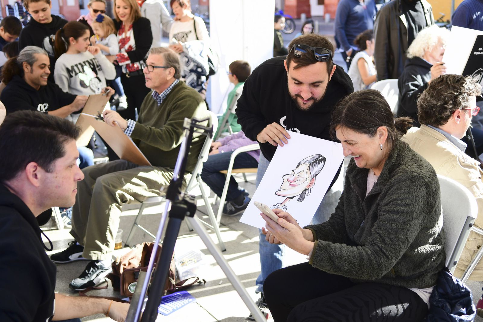 Un momento del encuentro de dibujantes en La Corredera.