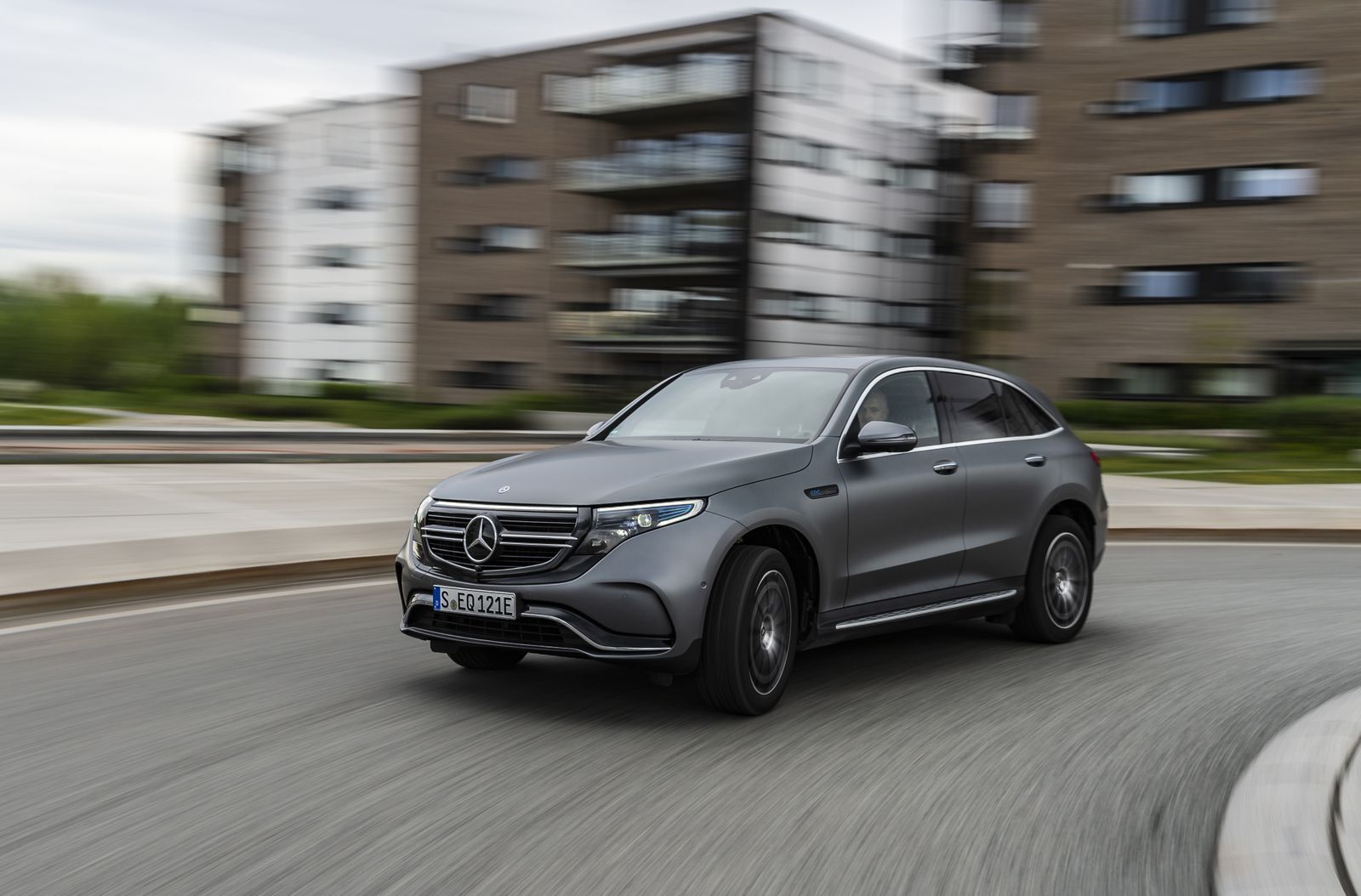 Probamos el Mercedes EQC: un SUV de cero emisiones con un gran dinamismo